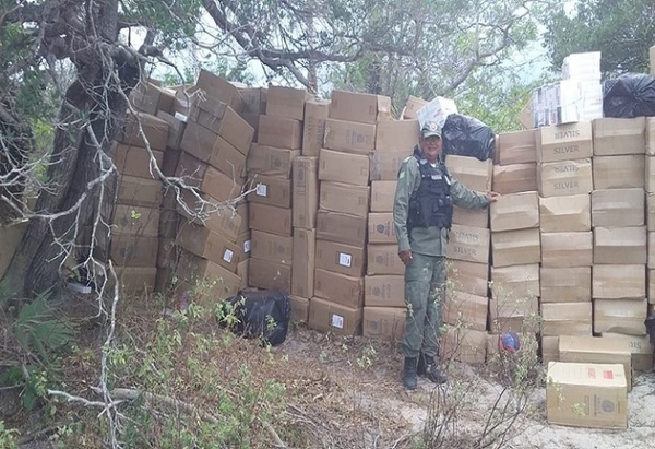 Os responsáveis pela carga conseguiram fugir, apesar de terem sido perseguido pela polícia