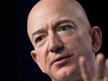 Jeff Bezos acusa jornal aliado de Trump de usar nudes para chantageá-lo