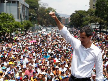 O líder da oposição venezuelana, Juan Guaidó, durante manifestação contra o governo de Nicolás Maduro e para comemorar o primeiro de maio em Caracas