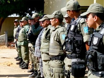 Decisão judicial determina que 588 policiais militares cedidos retornem às ruas