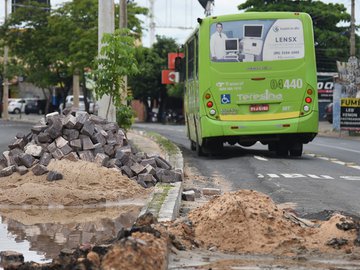 É o quarto dia do mês e já são três ocorrências contabilizadas. De janeiro a julho já foram 23 casos. Sintetro cita áreas críticas e medo de motoristas em fazer percurso.