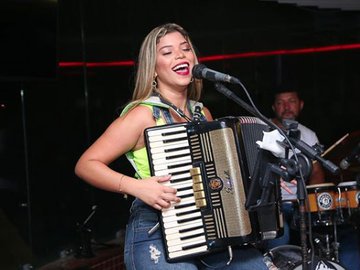 Cantora Pâmela Lima