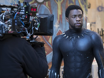 Chadwick Boseman durante as gravações de 'Pantera Negra'