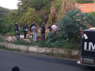 Corpo de uma mulher é encontrado dentro de saco na zona Sul