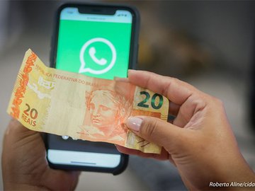 PF cumpre mandados contra suspeito de vender dinheiro falso pelo WhatsApp