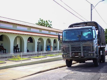 Hoje a vacinação segue para o grupo de idosos e pessoas com deficiências, por agendamento, nas Unidades Básicas de Saúde.