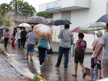 Mortes por covid caem 95% em Serrana após vacinação em massa