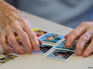 Os pesquisadores se concentraram na busca específica por células do sistema imunológico capazes de produzir anticorpos contra placas A-beta