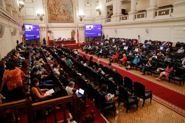 Vista geral de votação no Congresso Nacional Chileno, em Santiago, 4 de janeiro de 2022