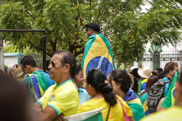 Bolsonaristas fazem ato em frente ao 25BC e questionam resultado do 2º turno