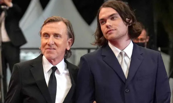 Cormac Roth e seu pai, o ator Tim Roth