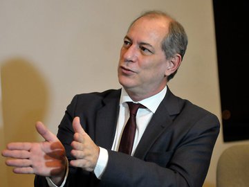 Justiça anula busca e apreensão da Polícia Federal contra Ciro Gomes