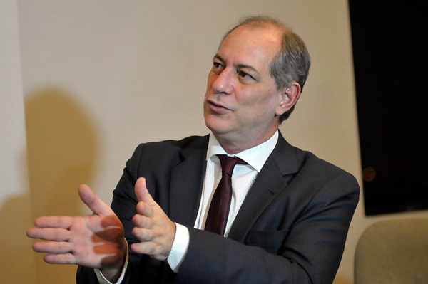 Justiça anula busca e apreensão da Polícia Federal contra Ciro Gomes