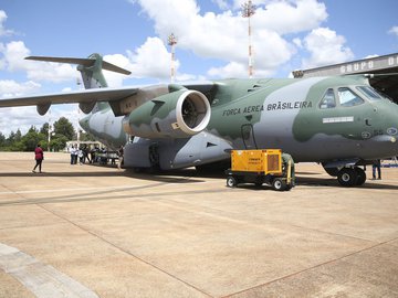 Aviões da Força Aérea Brasileira chegarão em Brasília às 12h15