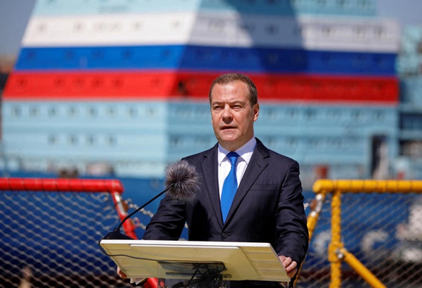 Dmitry Medvedev discursa em São Petersburgo