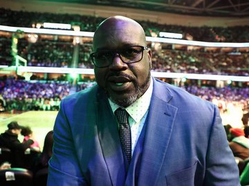 Shaquille O'Neal usa voo para explicar sua 'teoria' da terra plana