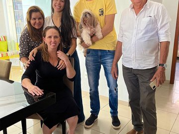 Viviane Moura recebe alta após AVC hemorrágico e retorna para casa