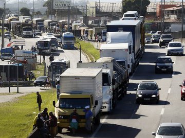 Motoristas que se declararam até 29 de agosto receberão R$ 2 mil