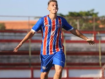 Barrozo, ex-Friburguense, acertado com o Piauí