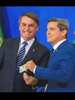 Bolsonaro ao lado do general Mário Fernandes