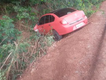 Homem de 56 anos morre após colidir de frente com carro em Teresina; motorista fugiu do local