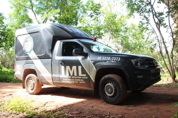 Viatura do Instituto Médico Legal (IML) do Piauí