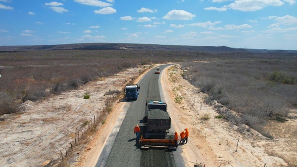 Obra da rodovia que liga Assunção do Piauí e Ceará